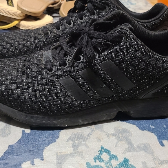 Shoes - Picture 4 of 4